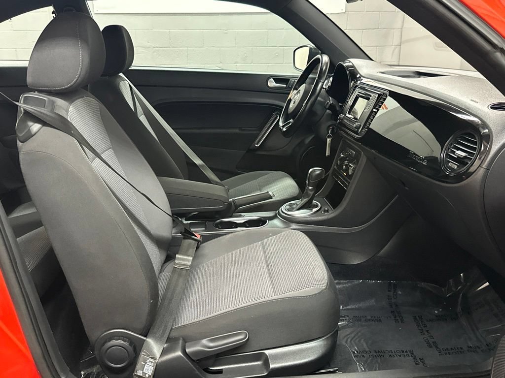 Used 2018 Volkswagen Beetle 2.0T S FWD image 20