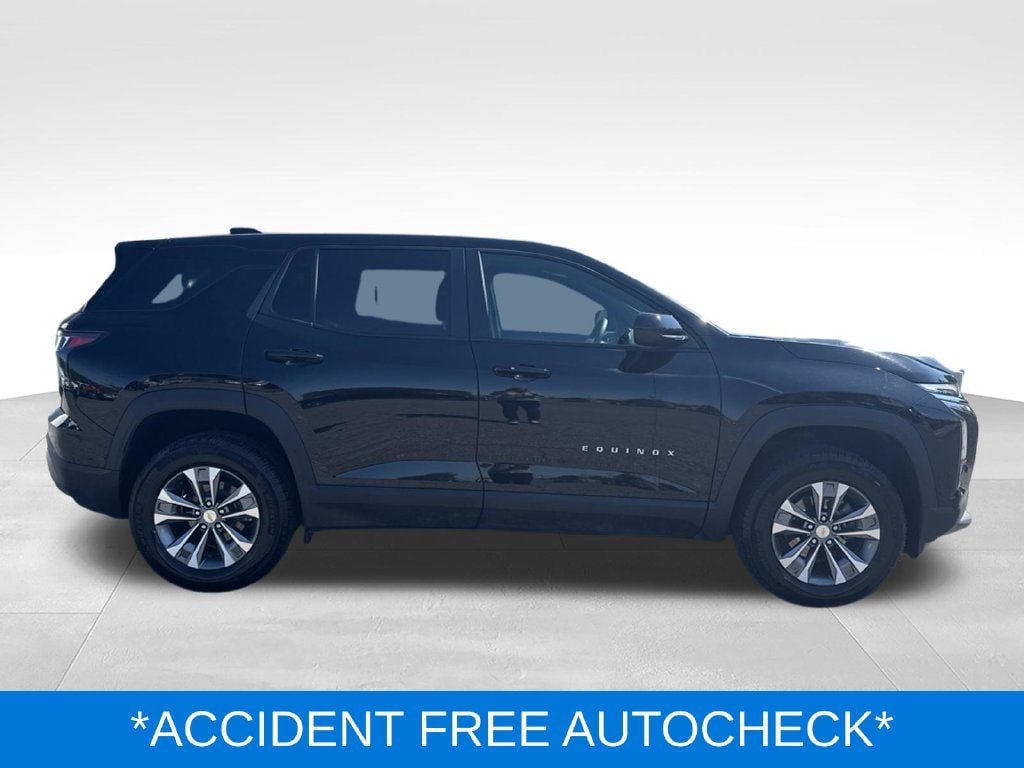 Used 2026 Chevrolet Equinox LT AWD/4WD image 2