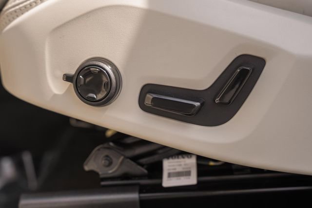 New 2026 Volvo XC60 T8 Ultra w/ Protection Package Premier image 33