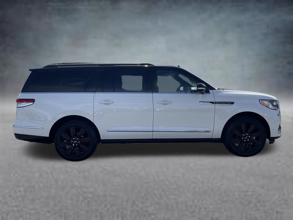 Used 2022 Lincoln Navigator L Black Label AWD/4WD image 4