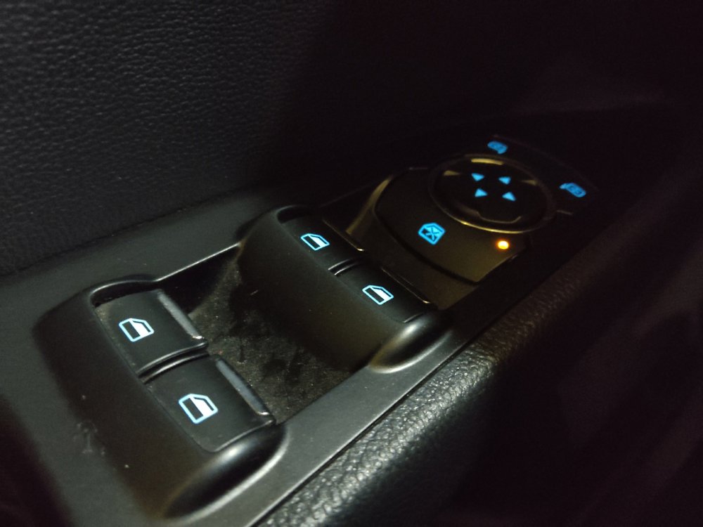 Used 2020 Ford Fusion SEL FWD image 27