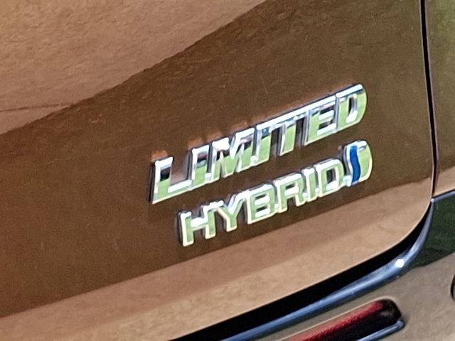 Used 2021 Toyota Sienna Limited image 34