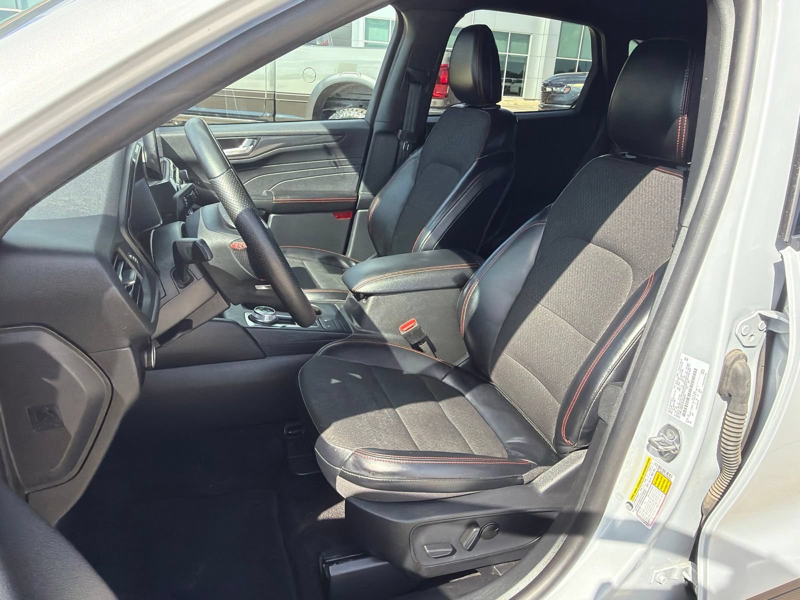 Used 2025 Ford Escape ST-Line FWD image 14