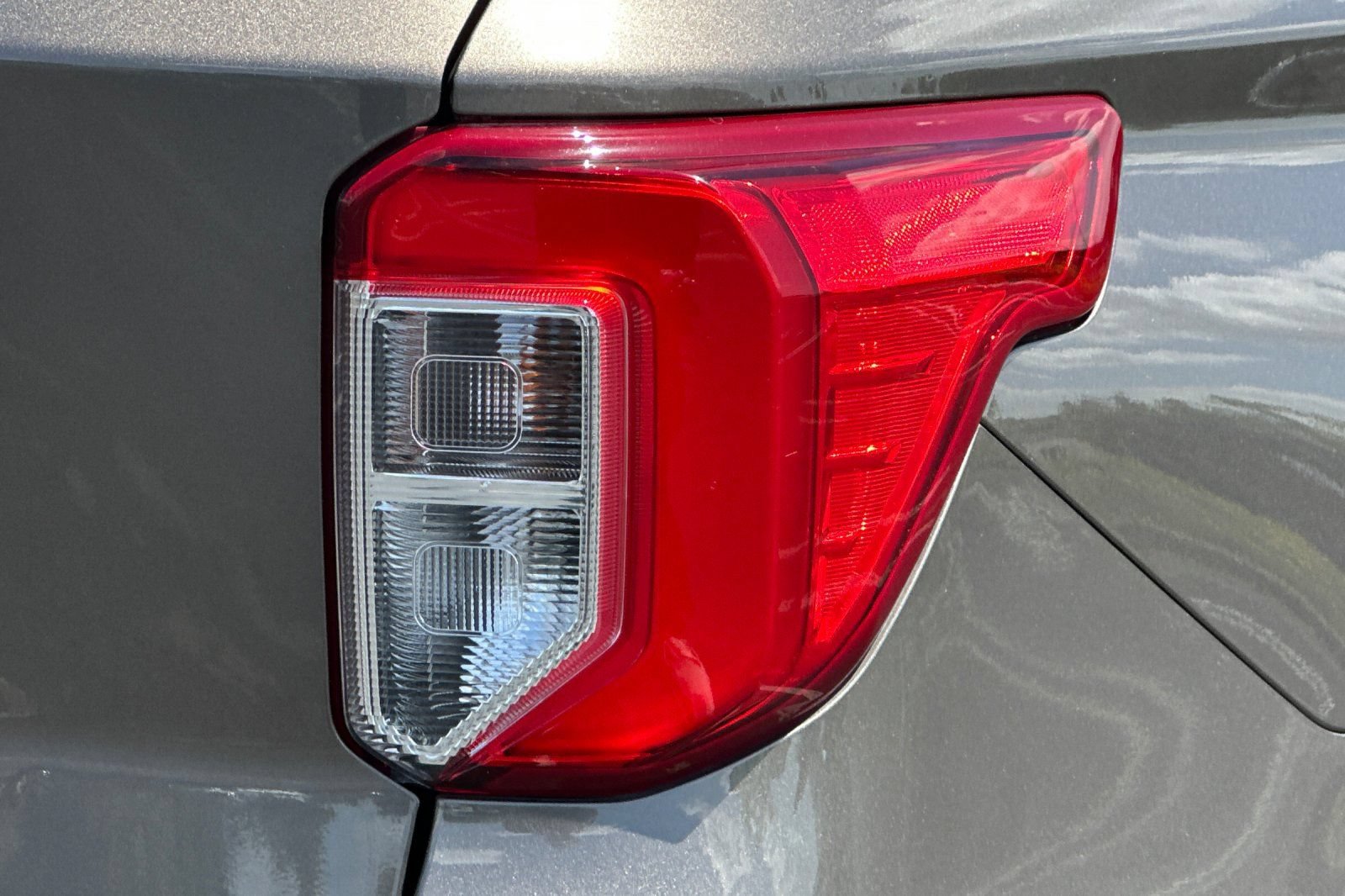 Used 2021 Ford Explorer XLT w/ Equipment Group 202A RWD image 48