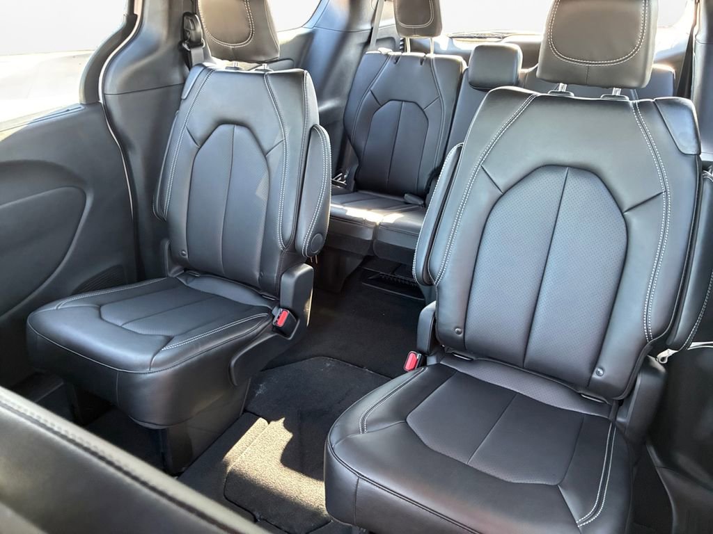 New 2026 Chrysler Pacifica Limited FWD image 22
