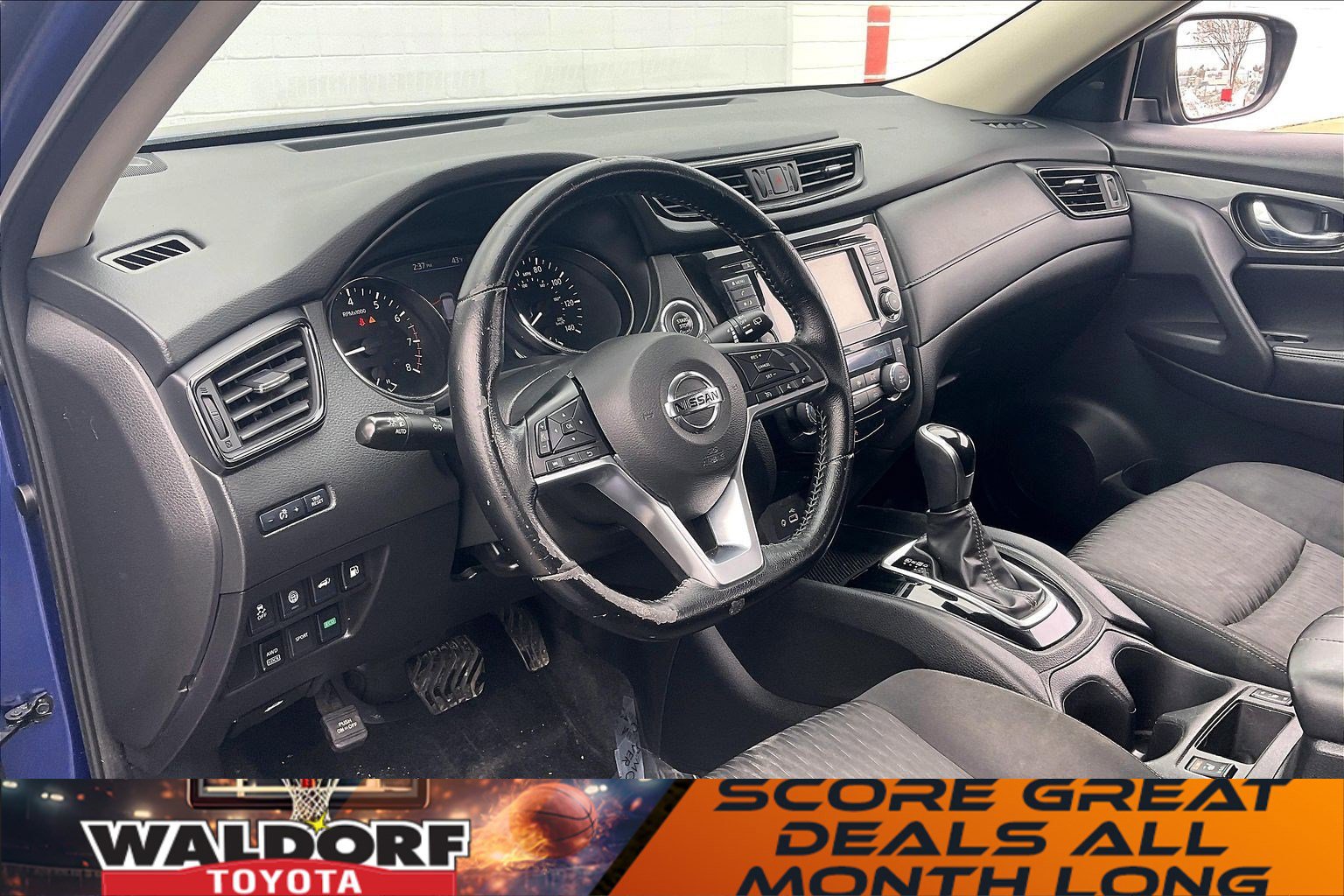 Used 2020 Nissan Rogue SV image 18