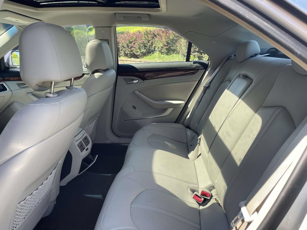 Used 2010 Cadillac CTS Luxury RWD image 10