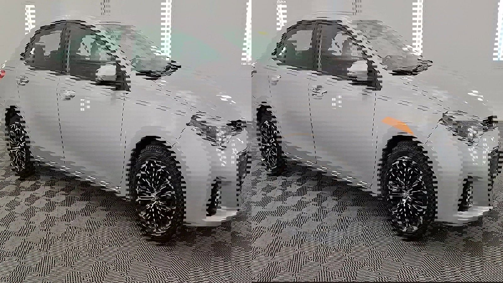 Used 2014 Toyota Corolla S image 6