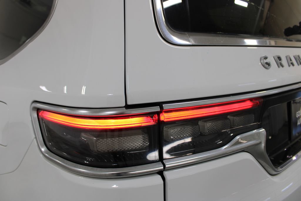 Used 2023 Jeep Grand Wagoneer 4WD image 26