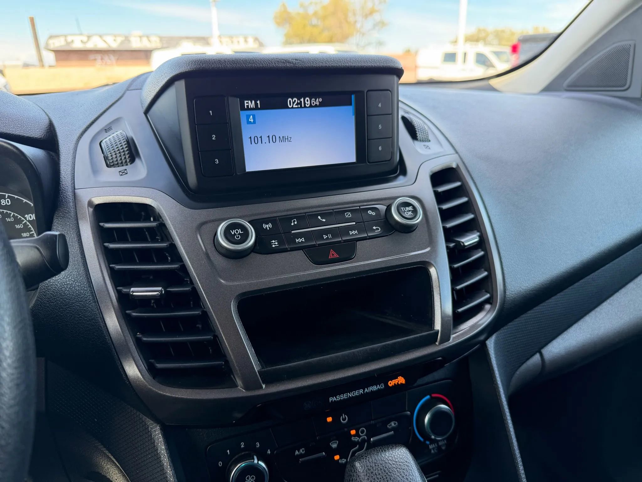 Used 2022 Ford Transit Connect XL image 17