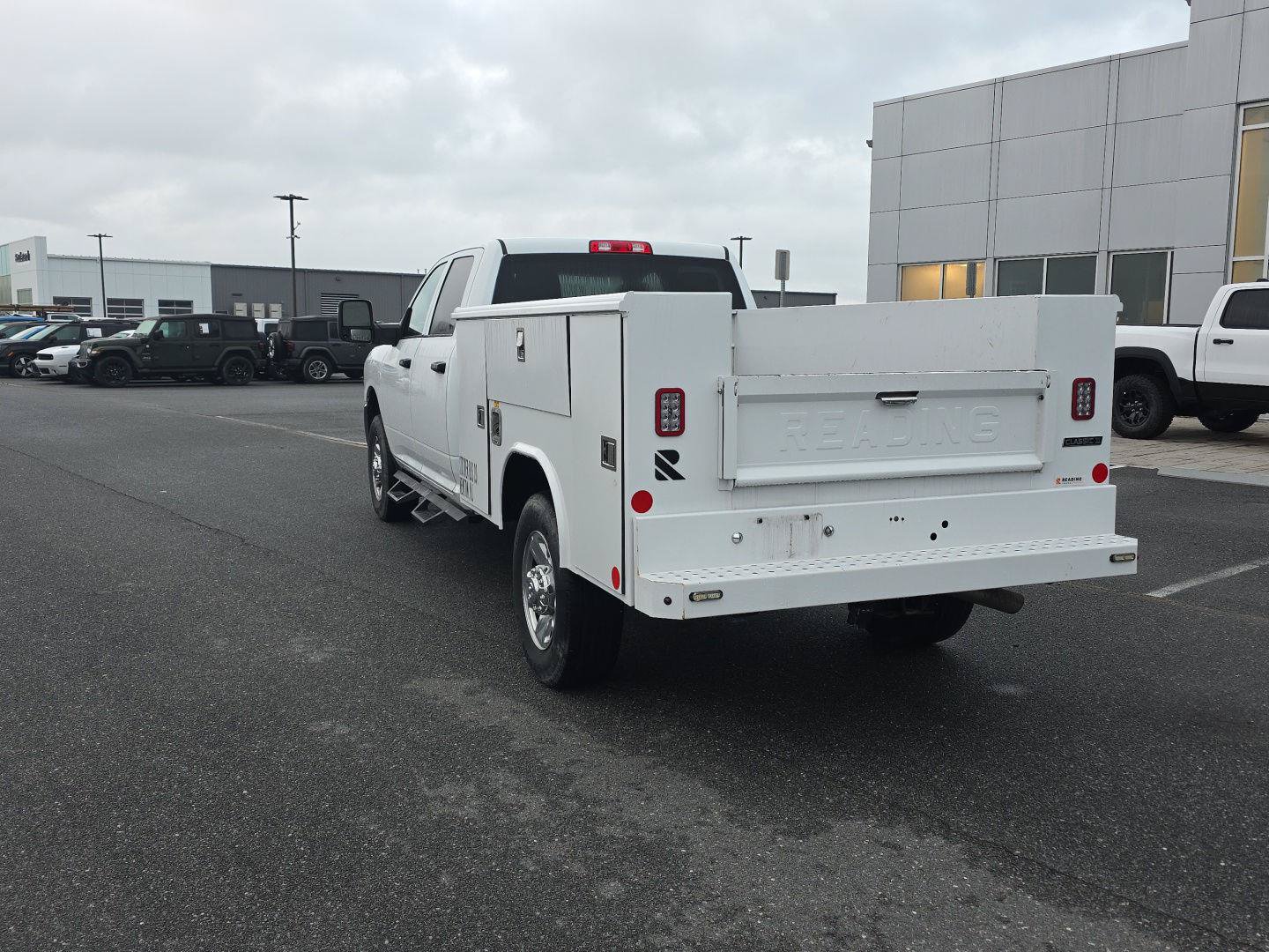 Used 2024 RAM 3500 Tradesman w/ Chrome Appearance Group AWD/4WD image 12
