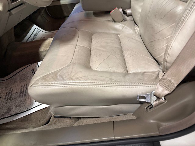 Used 1998 Cadillac De Ville Sedan image 16