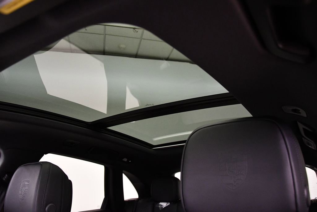 Used 2025 Porsche Macan Turbo image 19