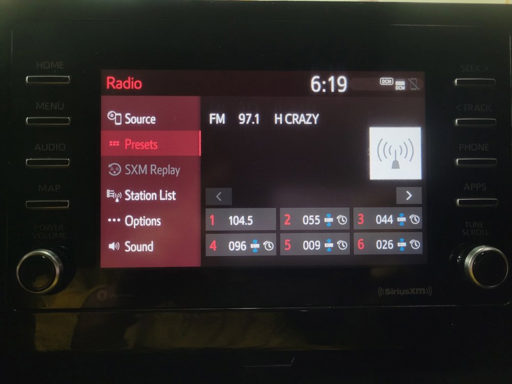 Used 2022 Toyota Camry SE image 25