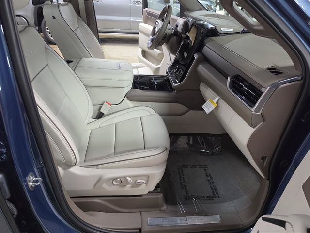 Certified 2025 GMC Yukon XL Denali w/ Advanced Technology Package AWD/4WD image 10