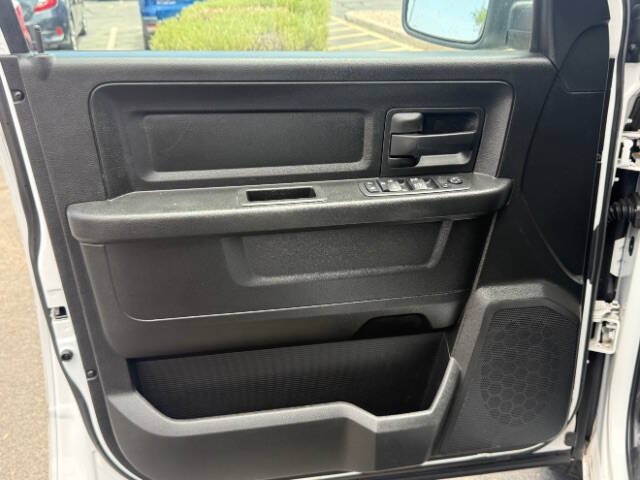 Used 2020 RAM 1500 Tradesman w/ Chrome Appearance Group RWD image 11