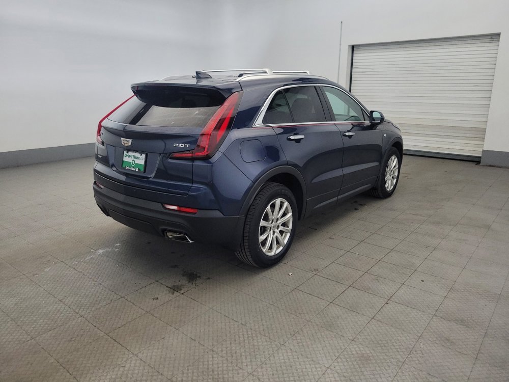 Used 2019 Cadillac XT4 Luxury w/ Cold Weather Package image 9