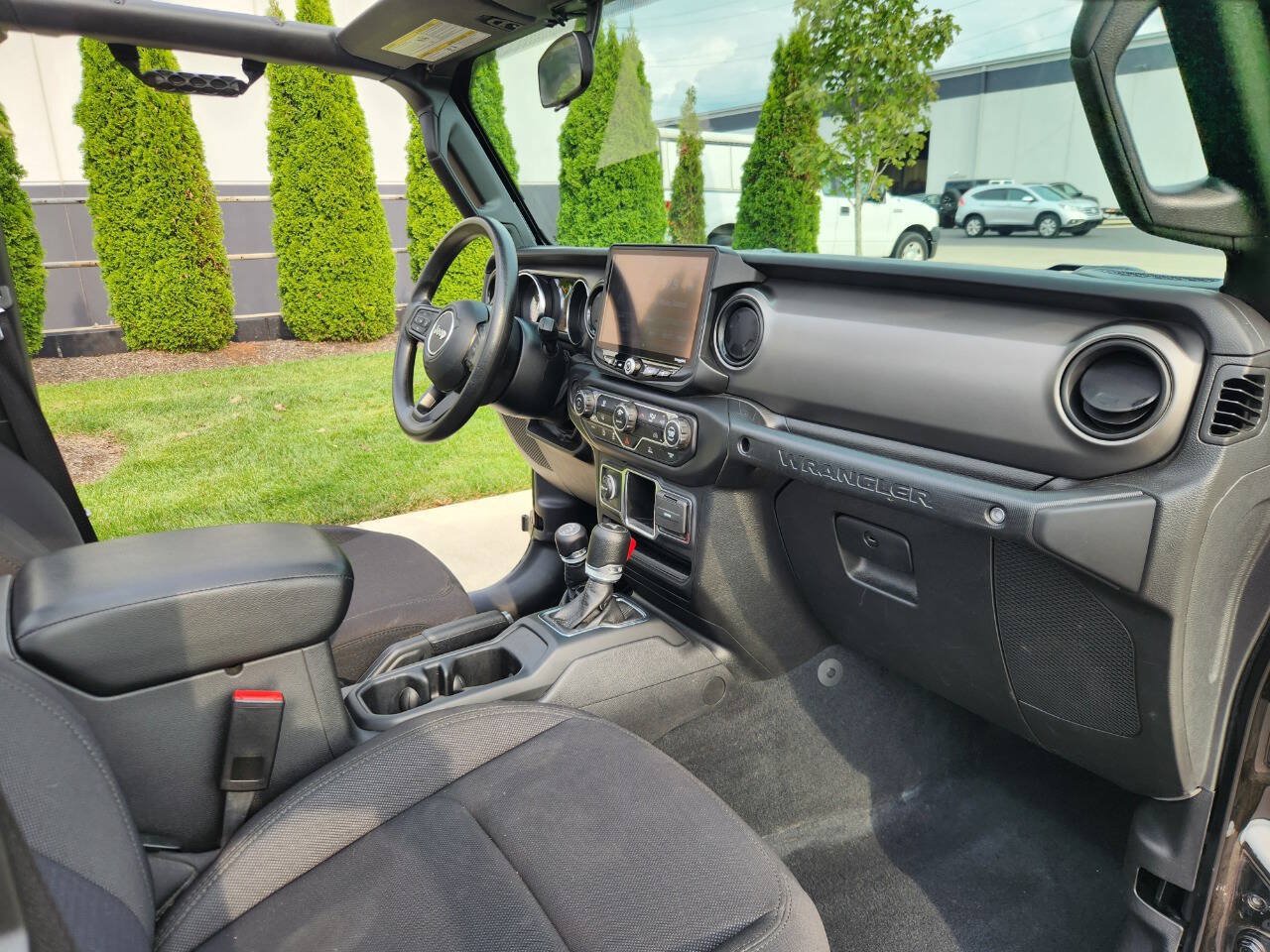 Used 2022 Jeep Wrangler Sport AWD/4WD image 7