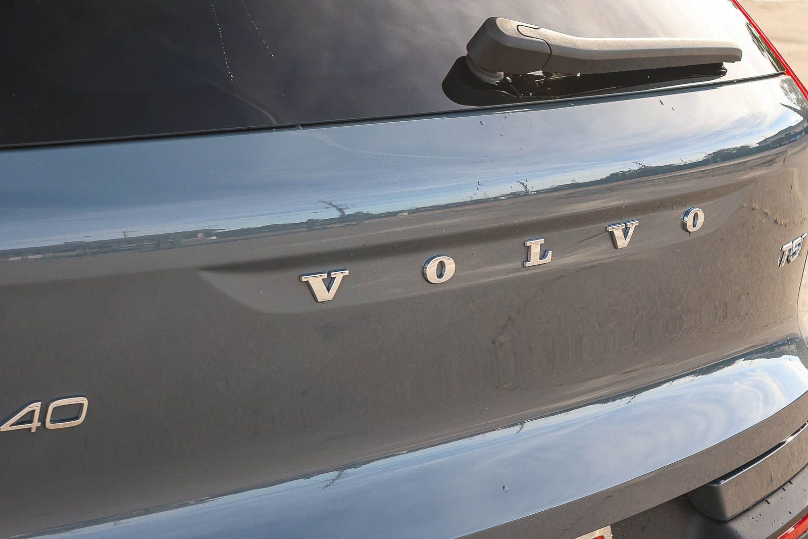 Used 2022 Volvo XC40 T5 Inscription w/ Advanced Package image 13