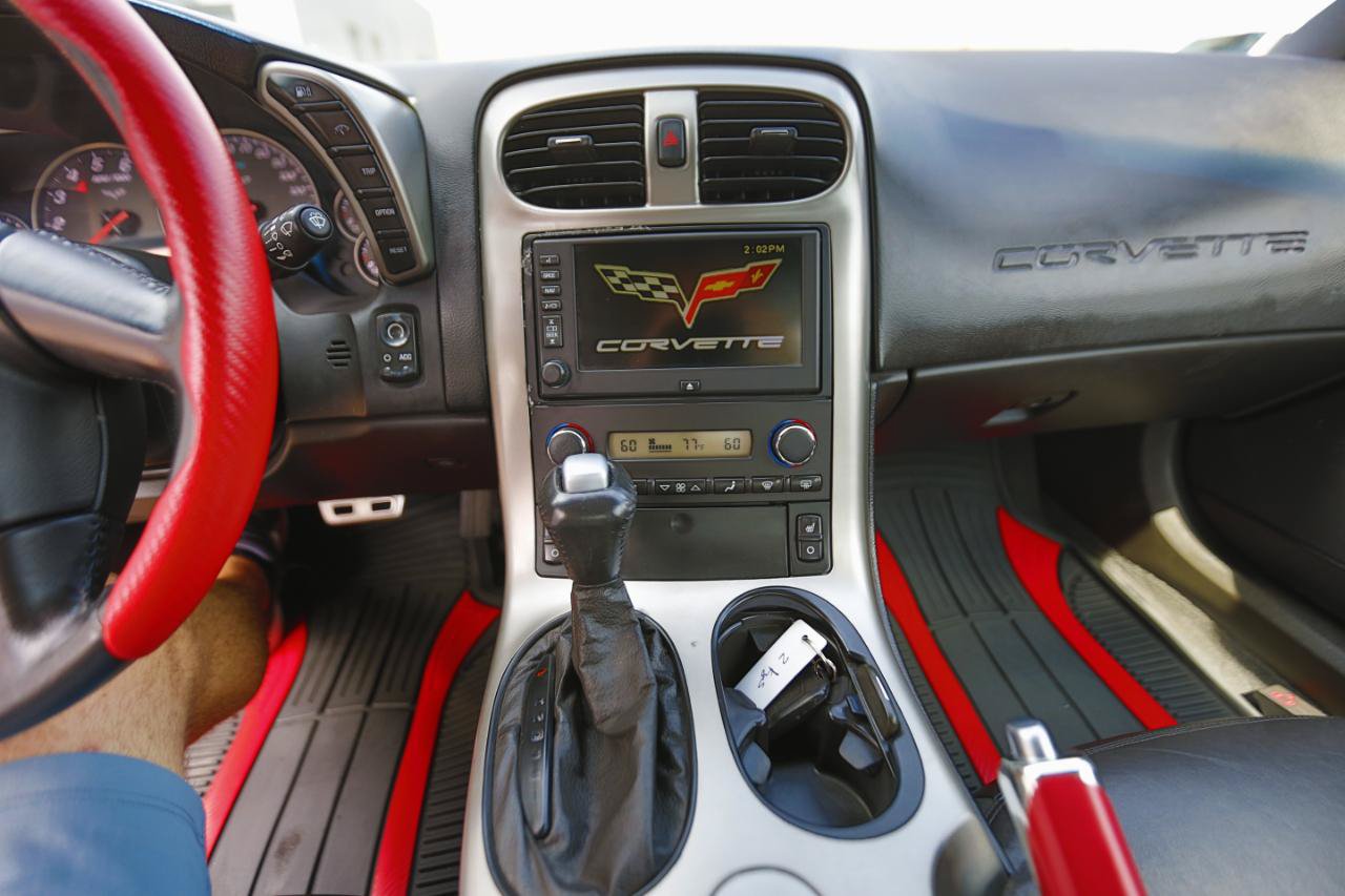 Used 2005 Chevrolet Corvette Coupe w/ Preferred Equipment Group RWD image 9