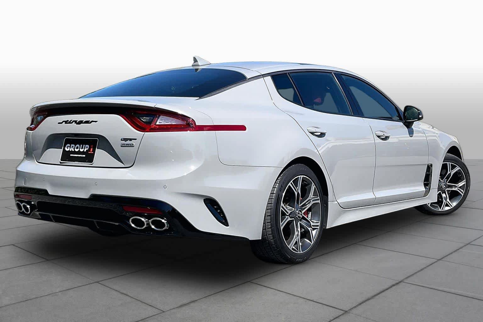 Used 2018 Kia Stinger GT2 AWD/4WD image 12