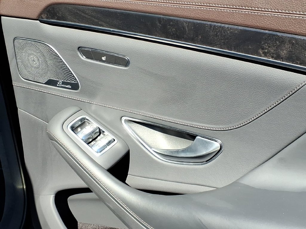 Used 2020 Mercedes-Benz S 560 4MATIC Sedan image 19