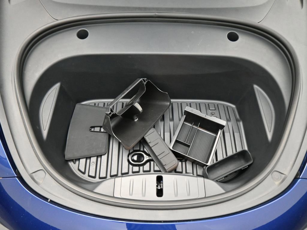 Used 2023 Tesla Model 3 Standard Range image 18