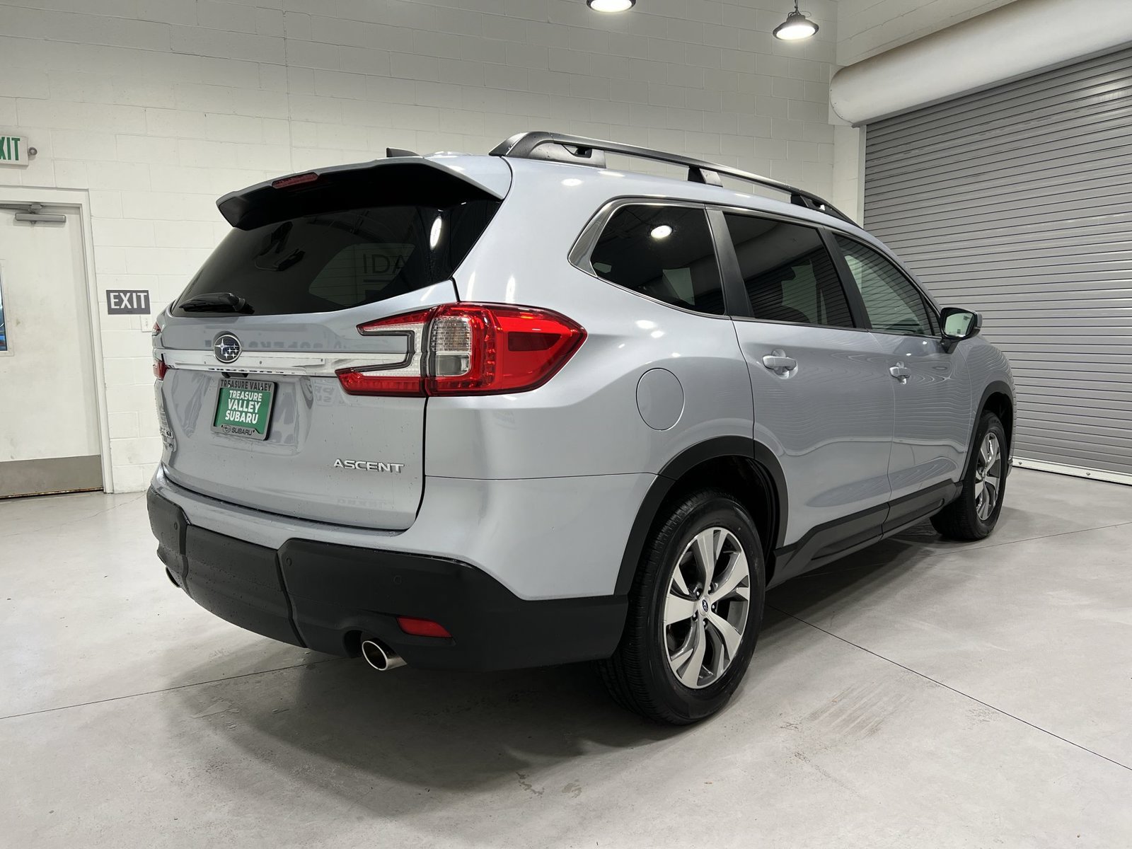Used 2025 Subaru Ascent Premium AWD/4WD image 8