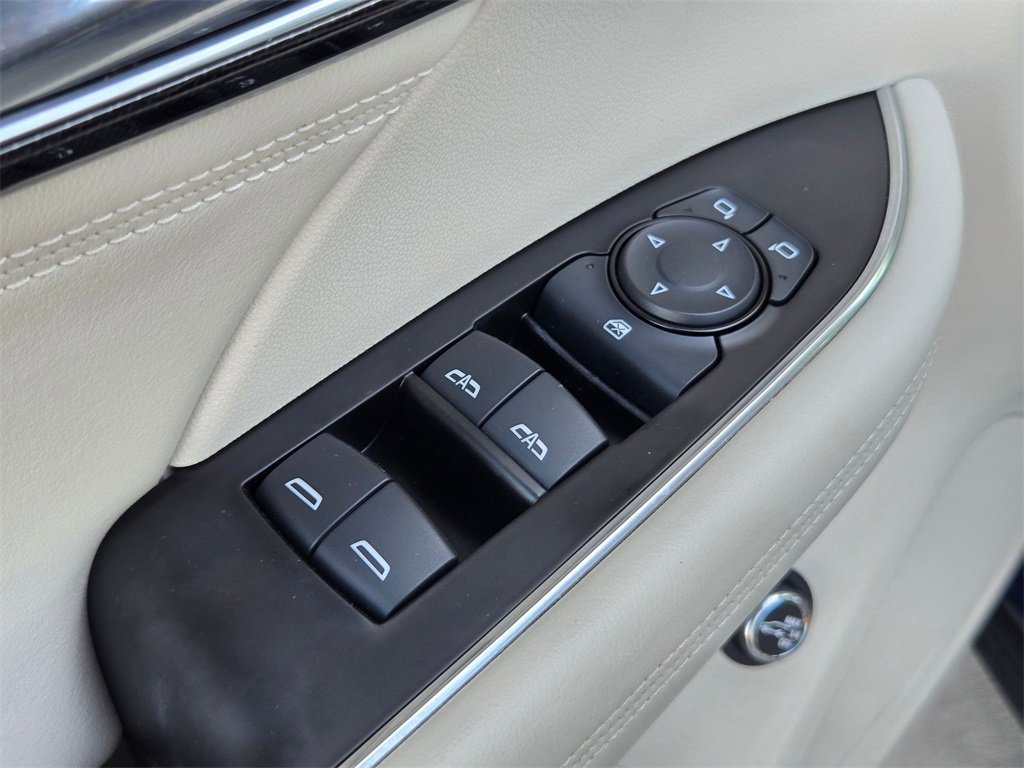 Used 2023 Buick Envision Preferred image 12