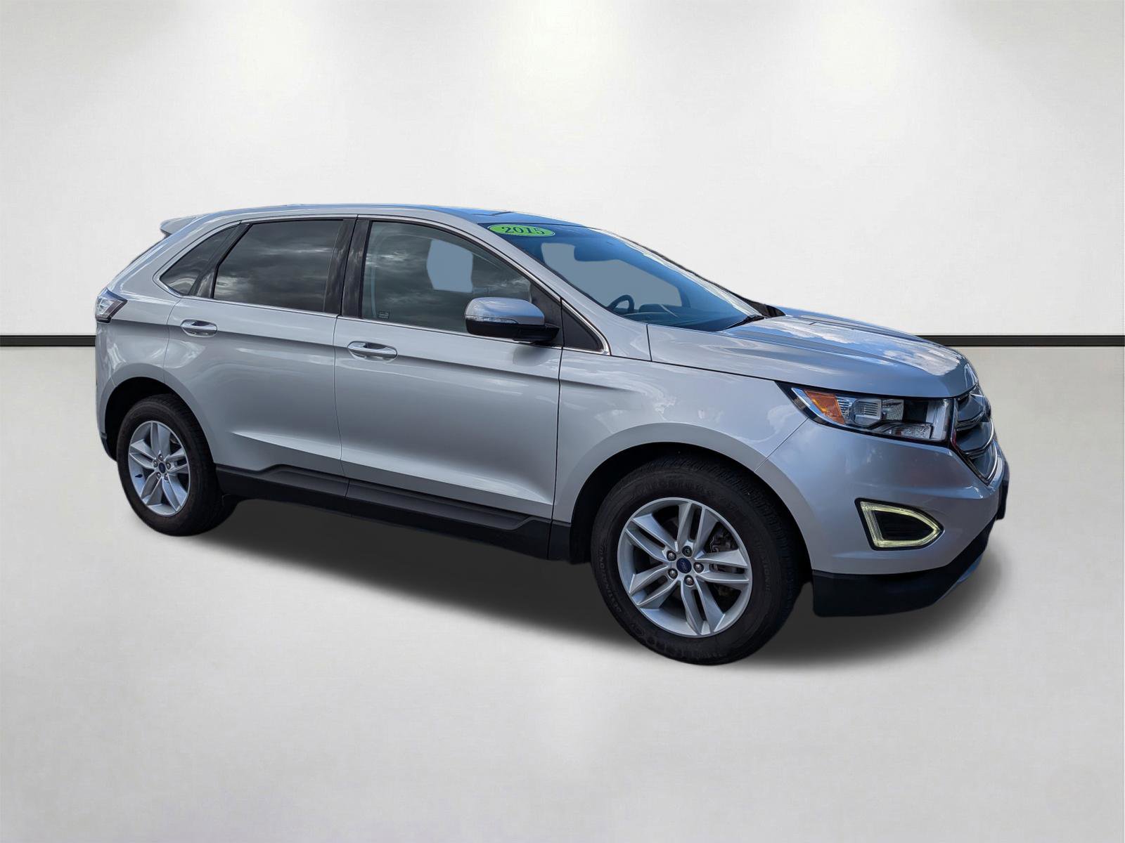 Used 2015 Ford Edge SEL FWD image 2
