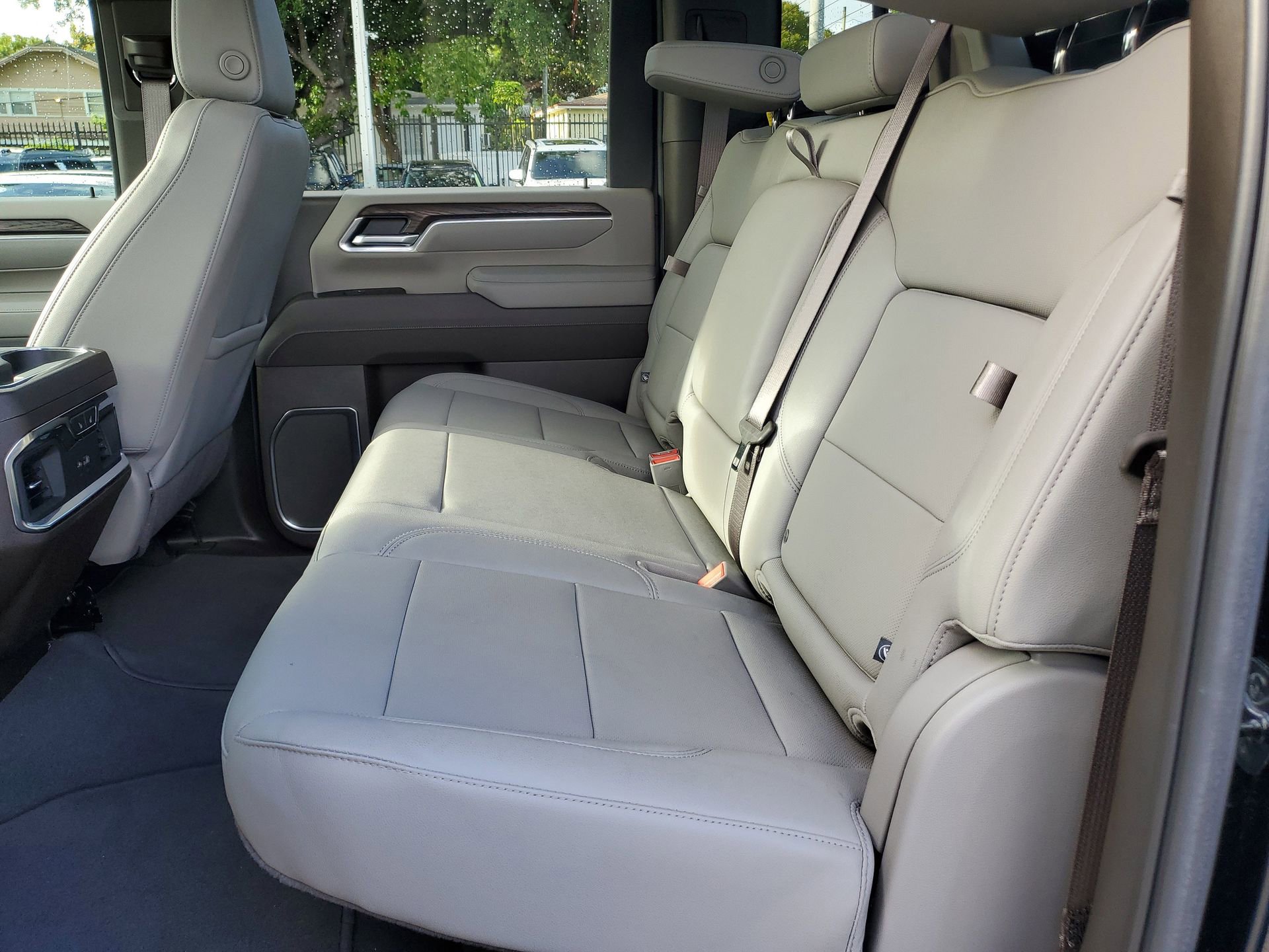 Used 2025 GMC Sierra 2500 SLT w/ SLT Premium Package image 11