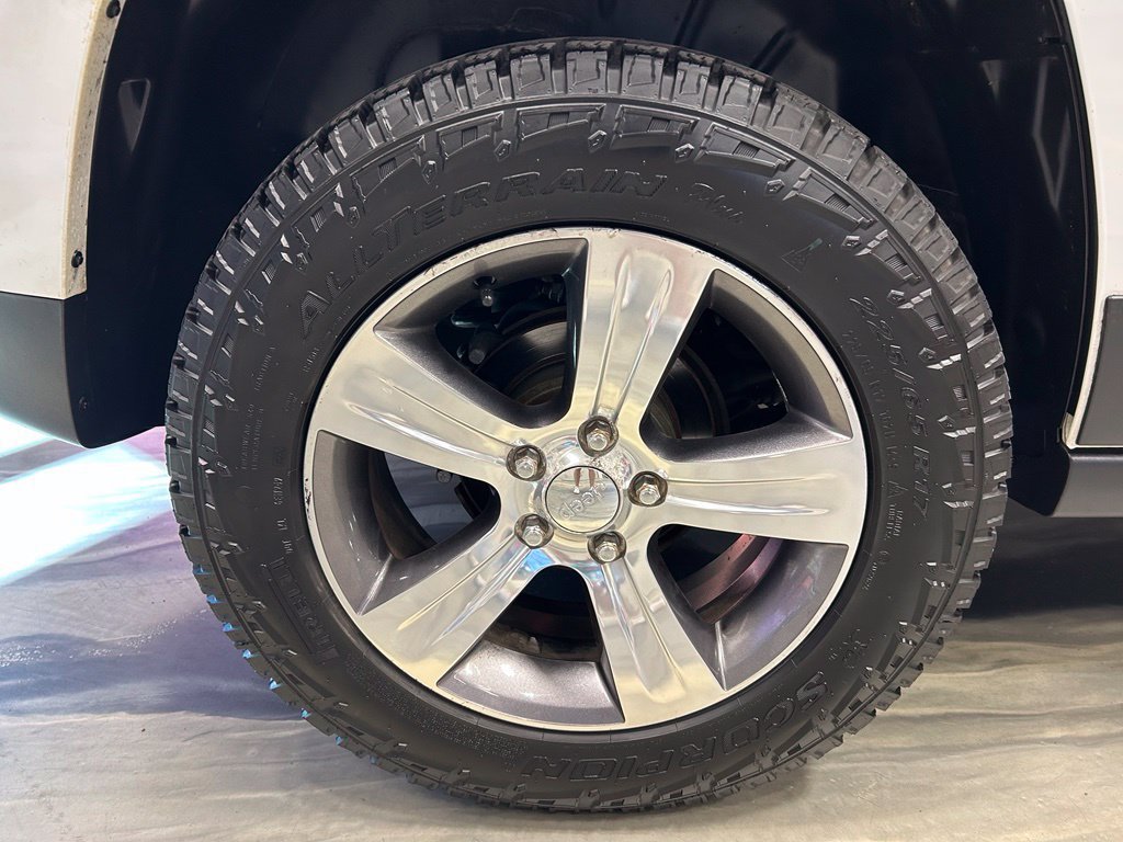 Used 2017 Jeep Patriot High Altitude AWD/4WD image 23