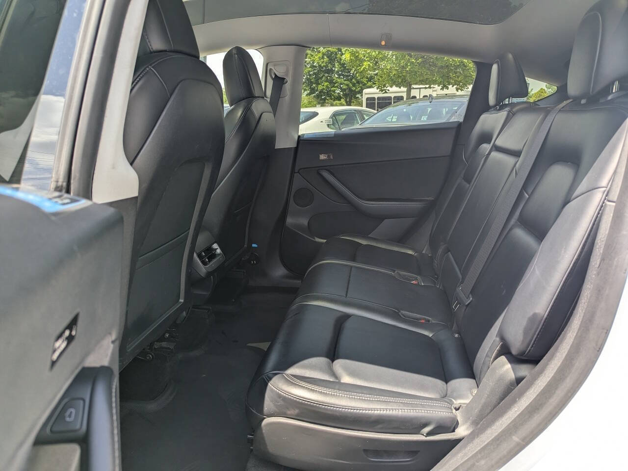 Used 2021 Tesla Model Y Long Range AWD/4WD image 15