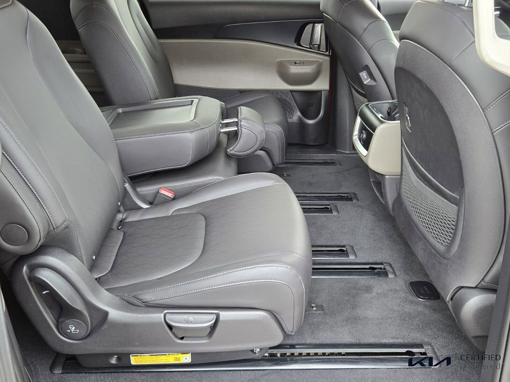 Certified 2026 Kia Carnival image 17