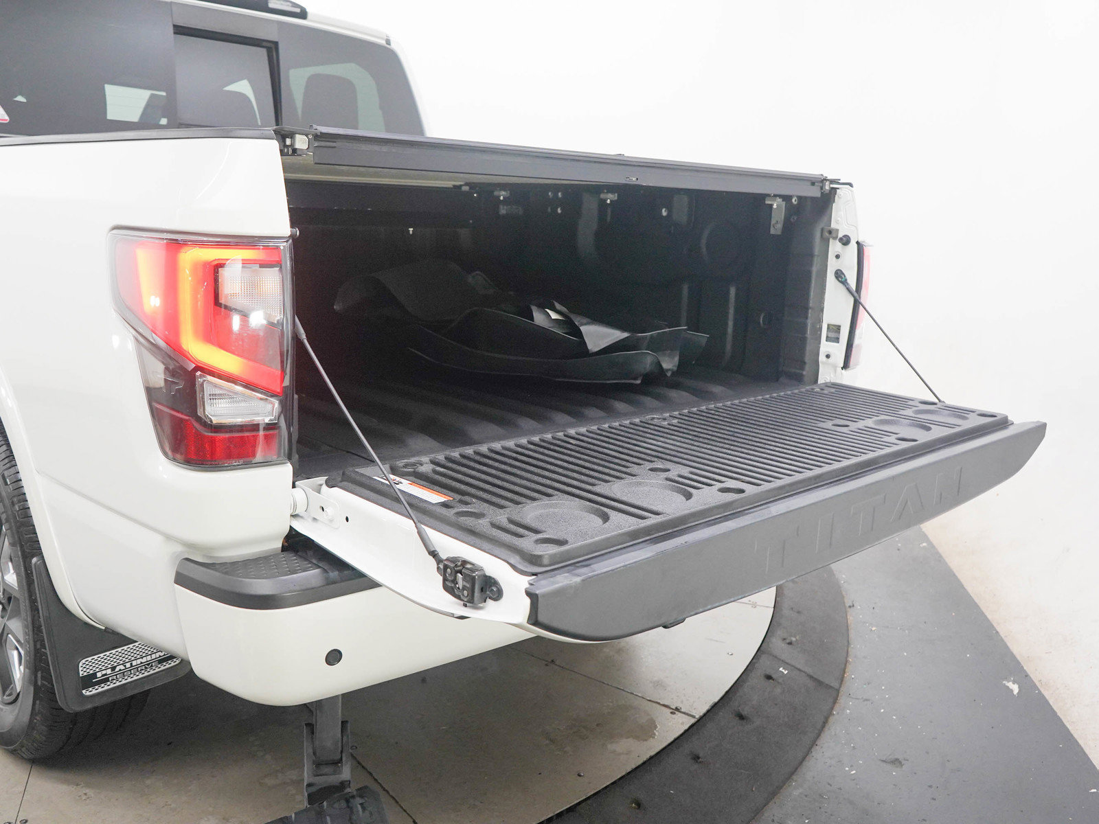 Used 2023 Nissan Titan Platinum Reserve w/ Off Road Protection Package AWD/4WD image 9