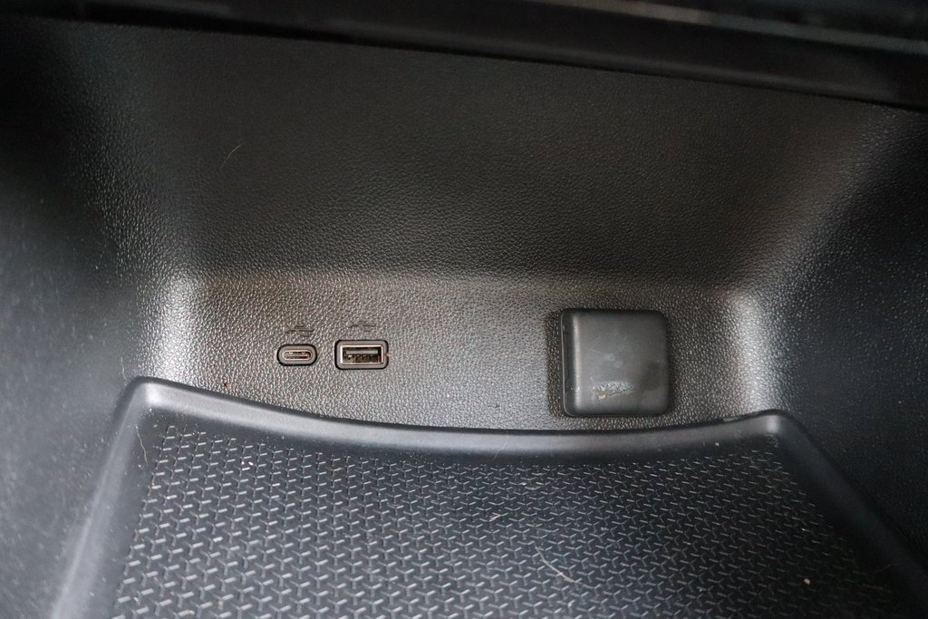 Used 2024 Chevrolet Traverse LS w/ Midnight/Sport Edition image 15