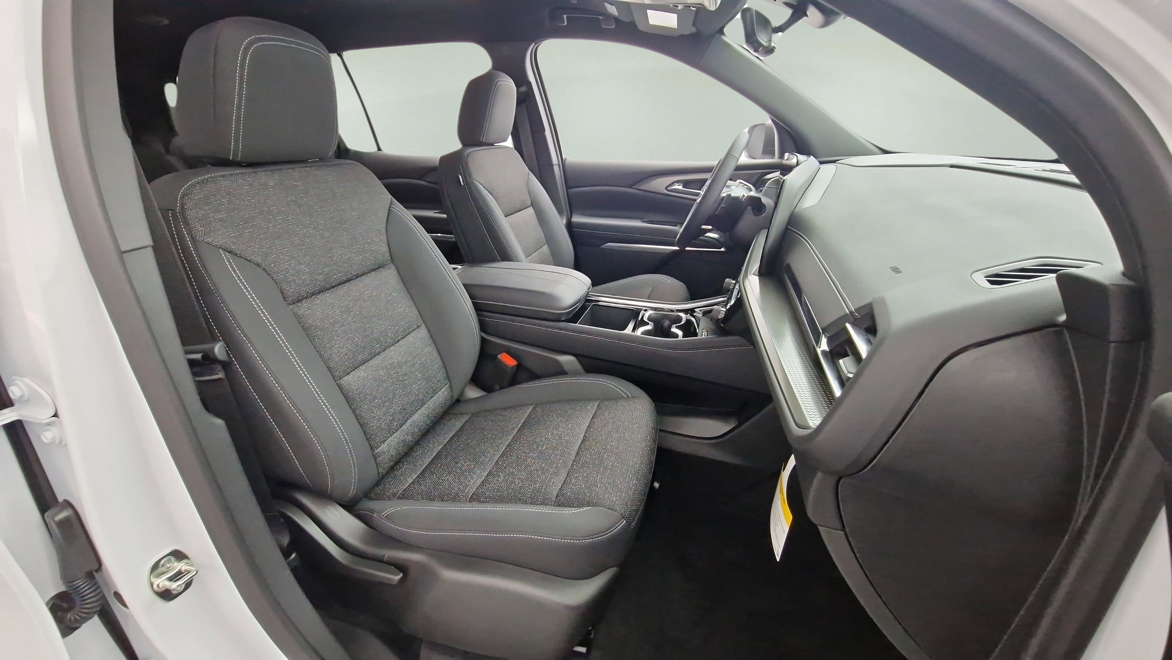 New 2026 Chevrolet Traverse LT w/ Driver Confidence Package FWD image 30