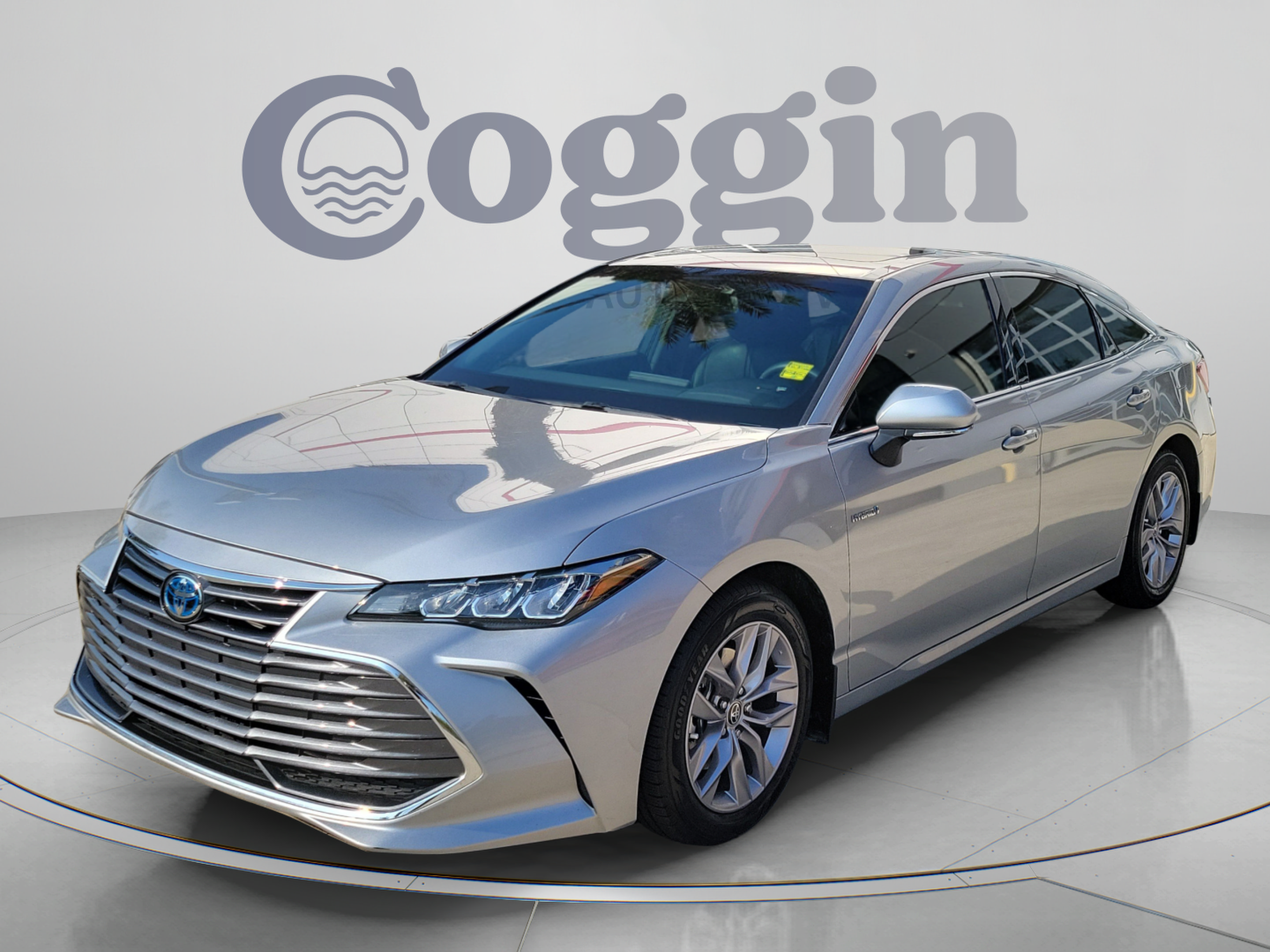 Used 2021 Toyota Avalon XLE w/ Moonroof Package FWD video 1