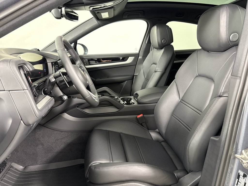 New 2026 Porsche Cayenne Coupe AWD/4WD image 5