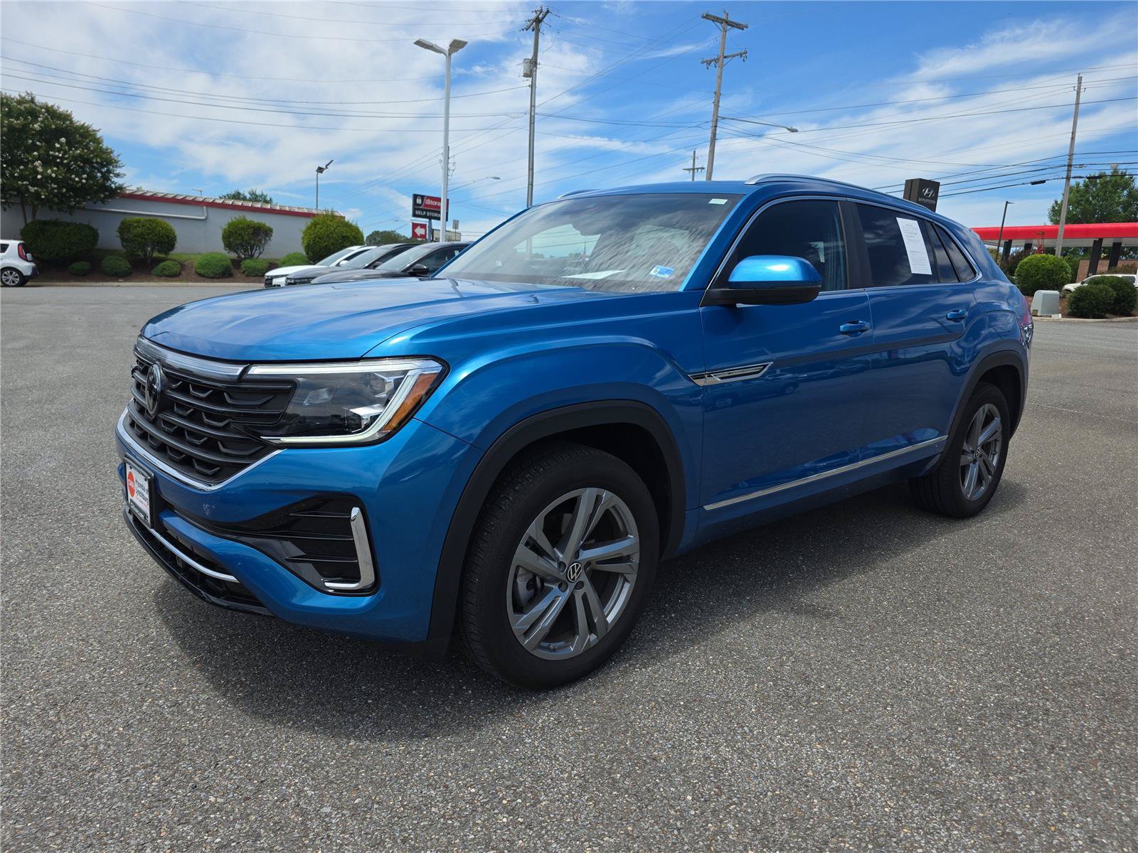 Used 2024 Volkswagen Atlas Cross Sport SEL R-Line AWD/4WD image 1