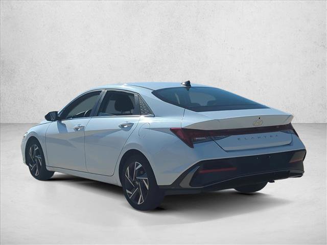 Used 2025 Hyundai Elantra SEL image 7