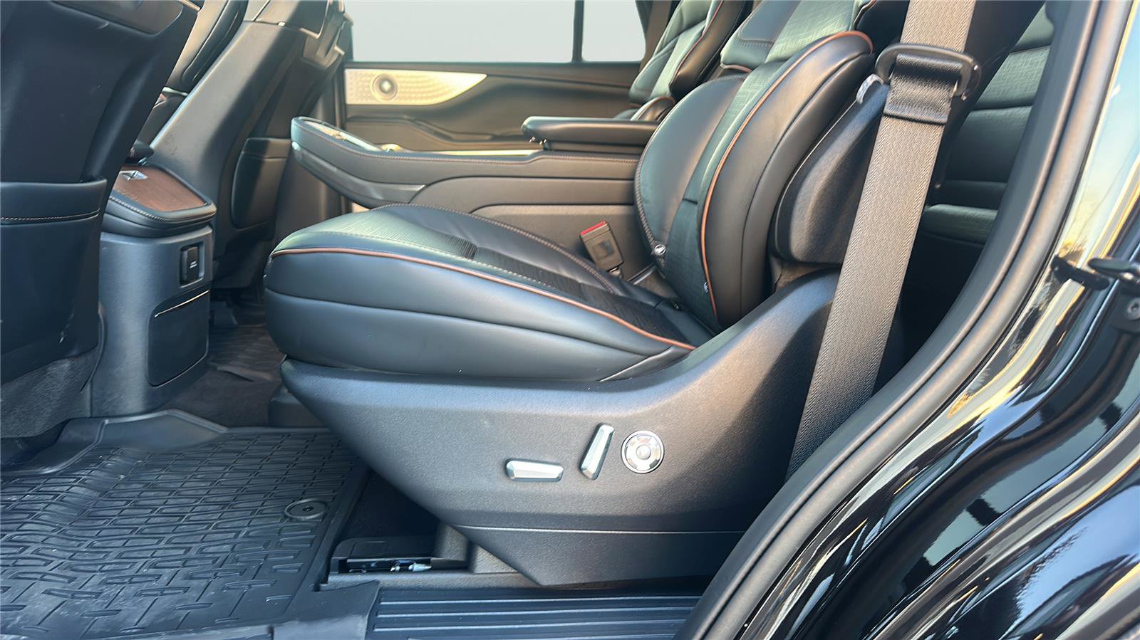 Used 2025 Lincoln Navigator Black Label image 22
