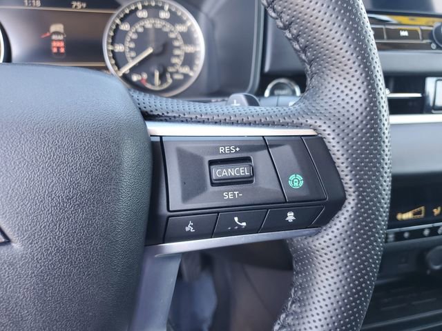 Used 2025 Mitsubishi Outlander SE image 22