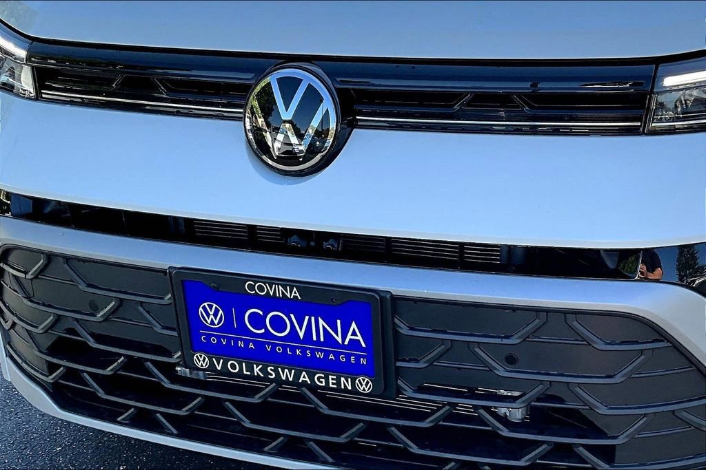 New 2026 Volkswagen Taos SE image 29