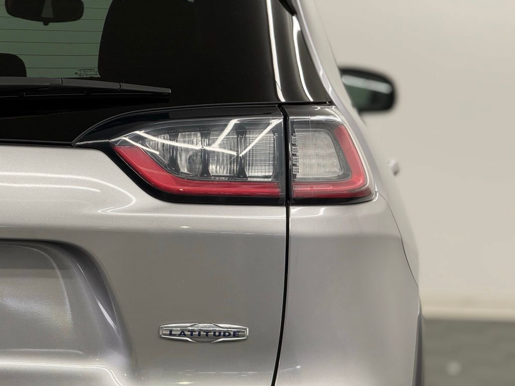 Used 2021 Jeep Cherokee Latitude image 10