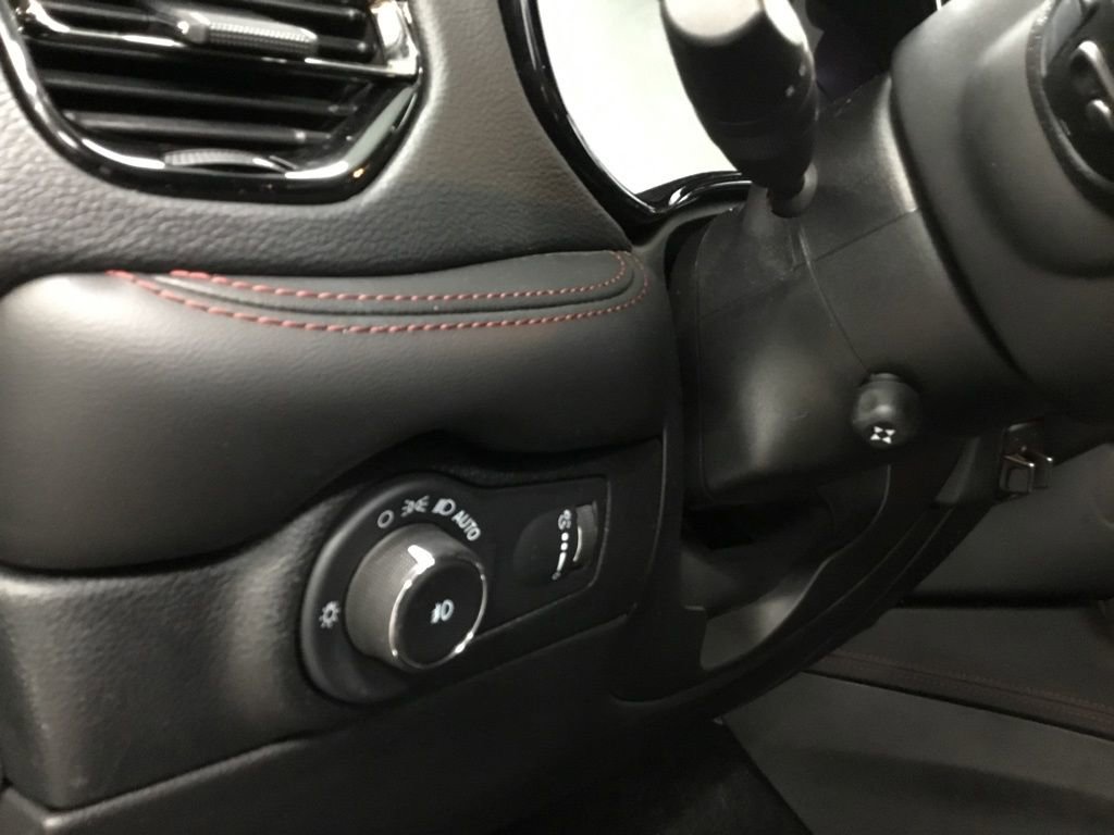 Used 2022 Dodge Durango R/T w/ Blacktop Package AWD/4WD image 9