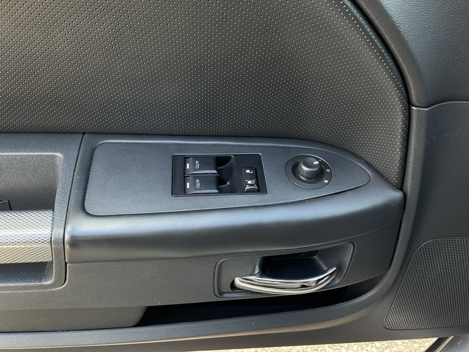 Used 2014 Dodge Challenger R/T Plus RWD image 40