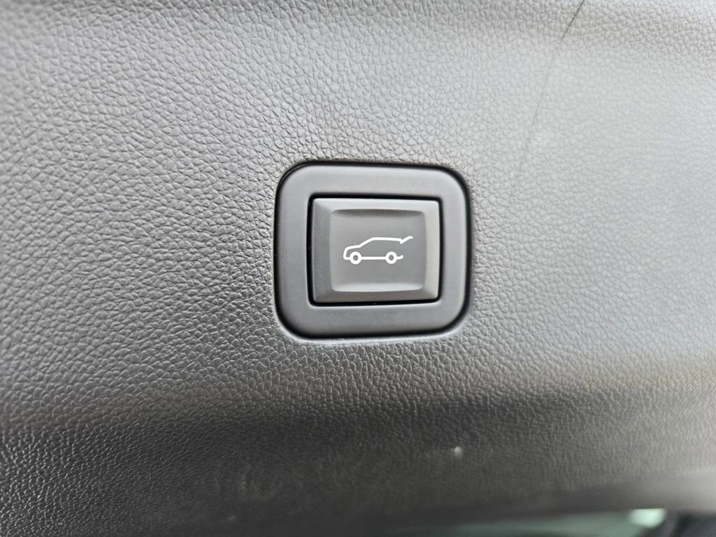 Used 2023 GMC Yukon Denali Ultimate image 23