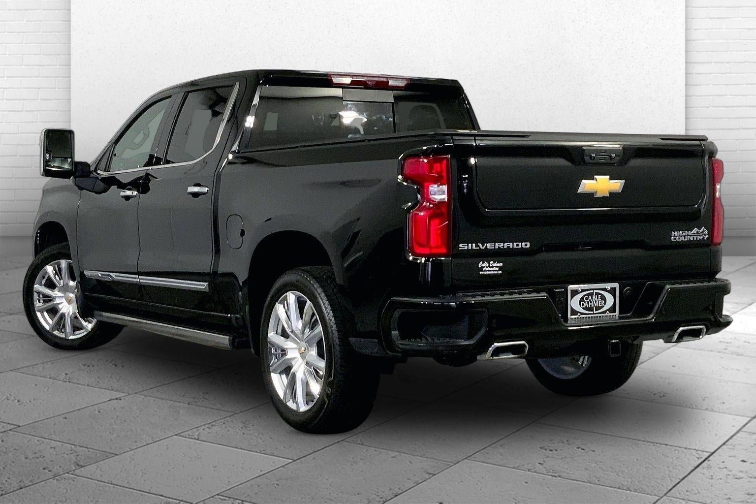 Used 2025 Chevrolet Silverado 1500 High Country w/ High Country Premium Package AWD/4WD image 11