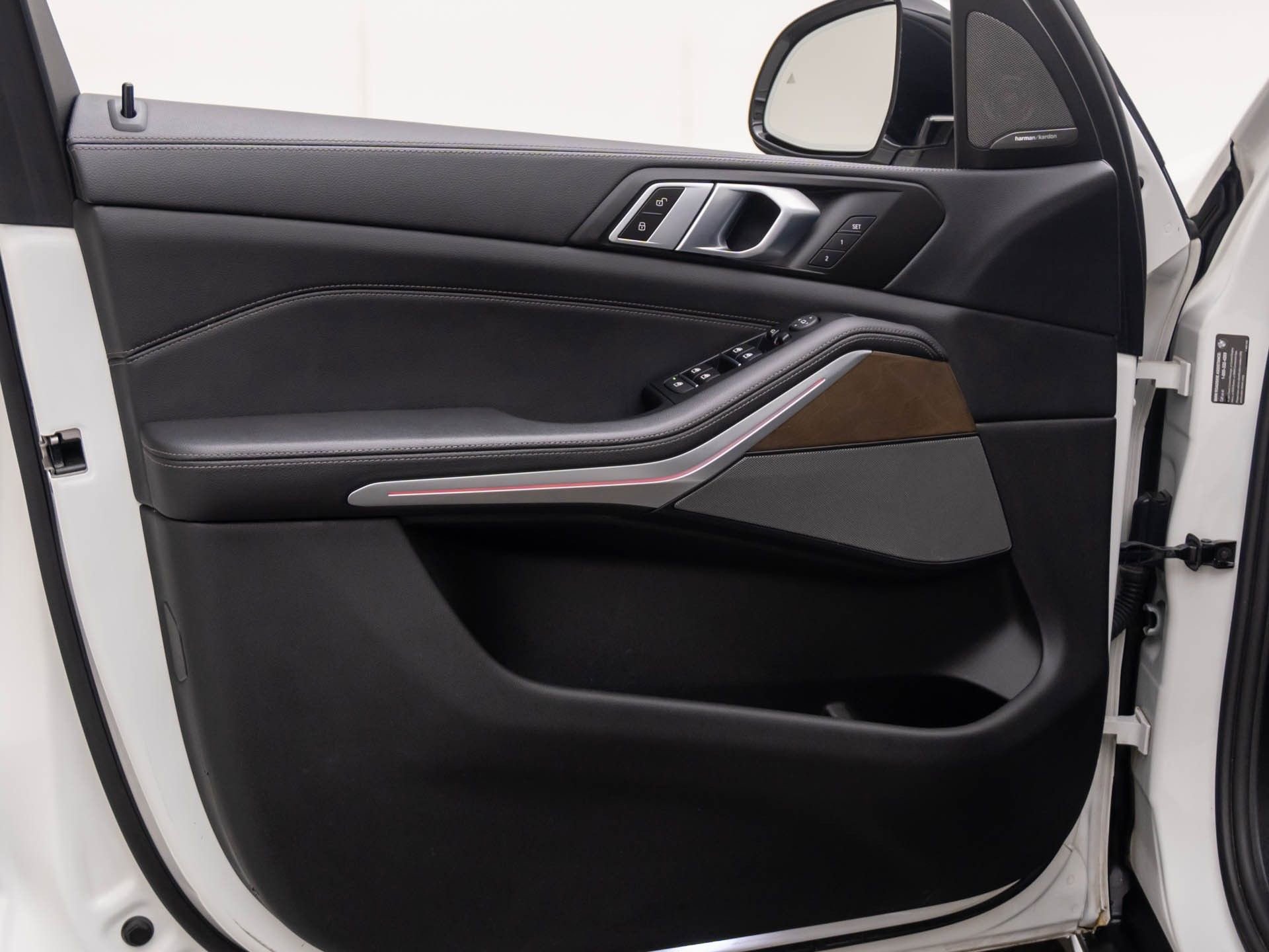 Used 2021 BMW X5 xDrive40i w/ Premium Package image 13